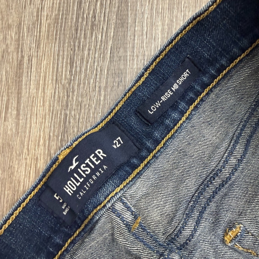 Hollister Low Rise Midi Shorts Size 5/27 - Picture 5 of 9